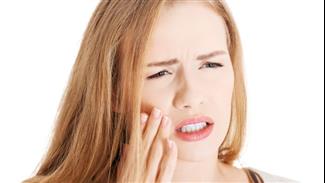 כאבי שיניים: 8 טיפולים פשוטים ליישום בבית