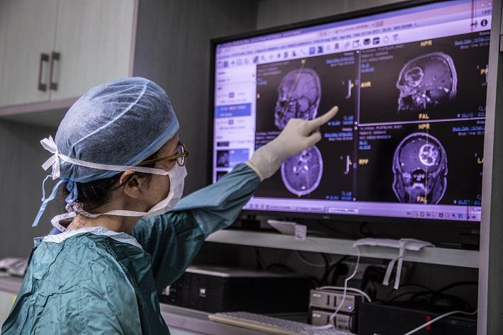 הכנה לניתוח מוח בערות