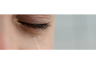 דמעת במבוגרים: מהי וכיצד ניתן לטפל בה?